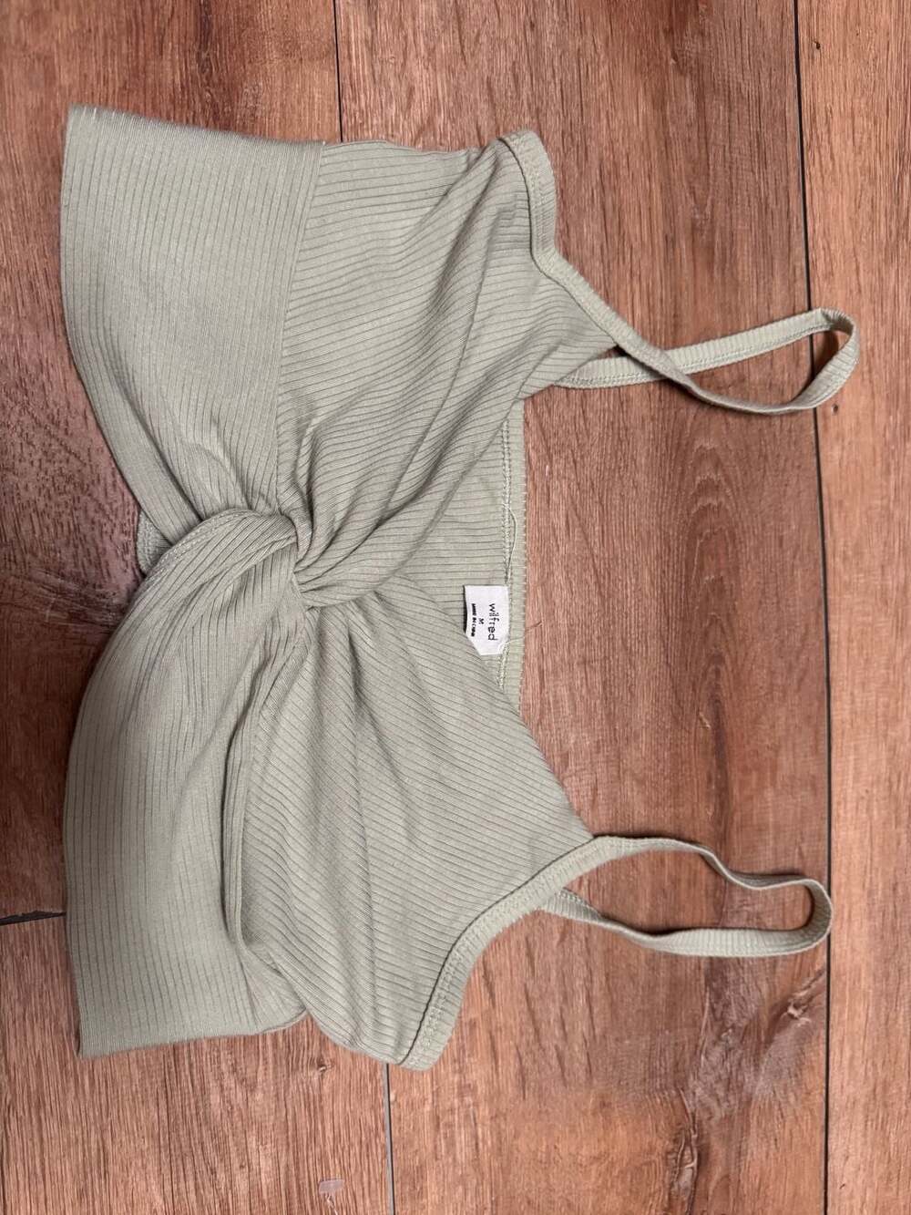 Cool girl vibes Aritizia Wilfred Ribbed Twist-Front Crop Tank Top Size M
